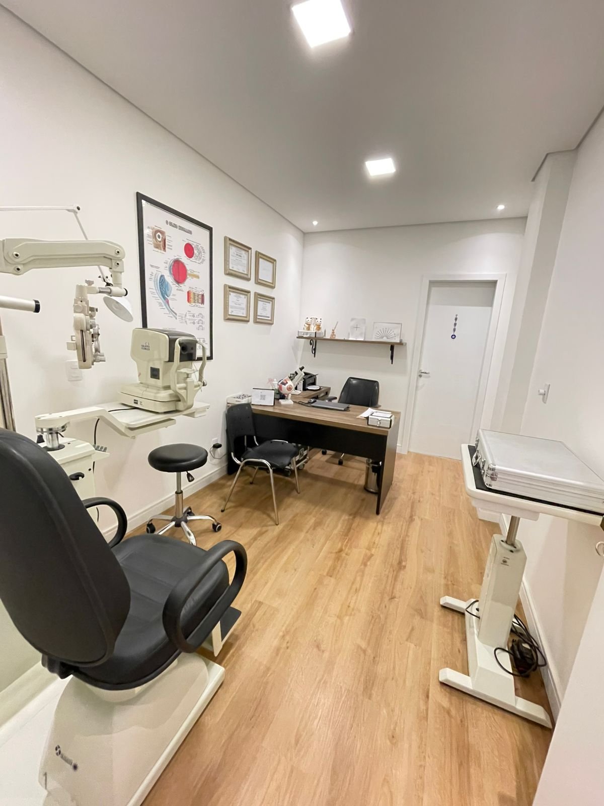 Ambiente de exame optométrico em Palhoça